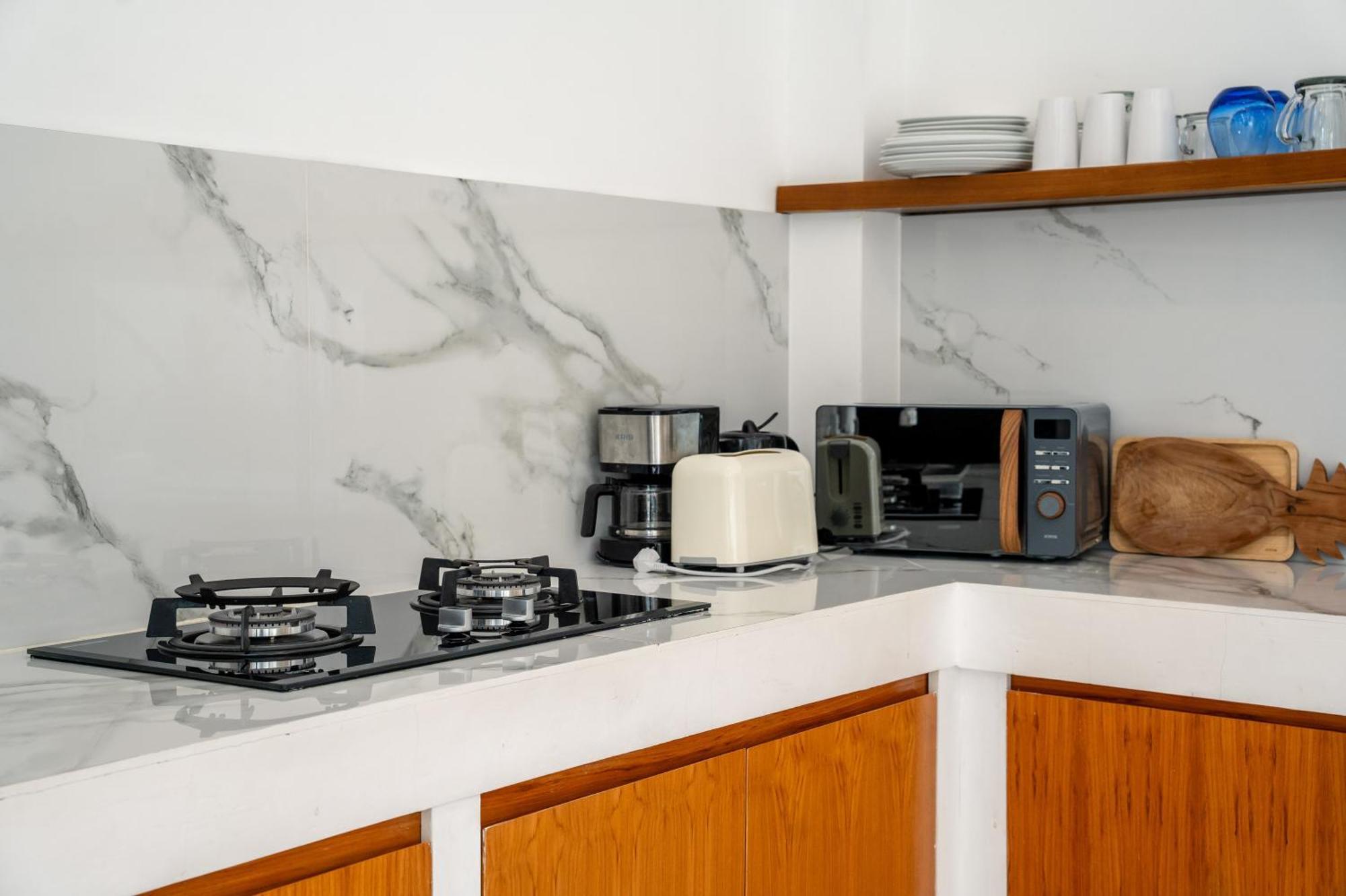 Villa Primarosa - Charming 3Br Villa With Rooftop Munggu エクステリア 写真